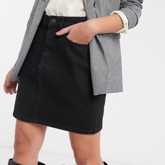 COPY - Veto Moda Mini Skirt - Picture 3 of 9